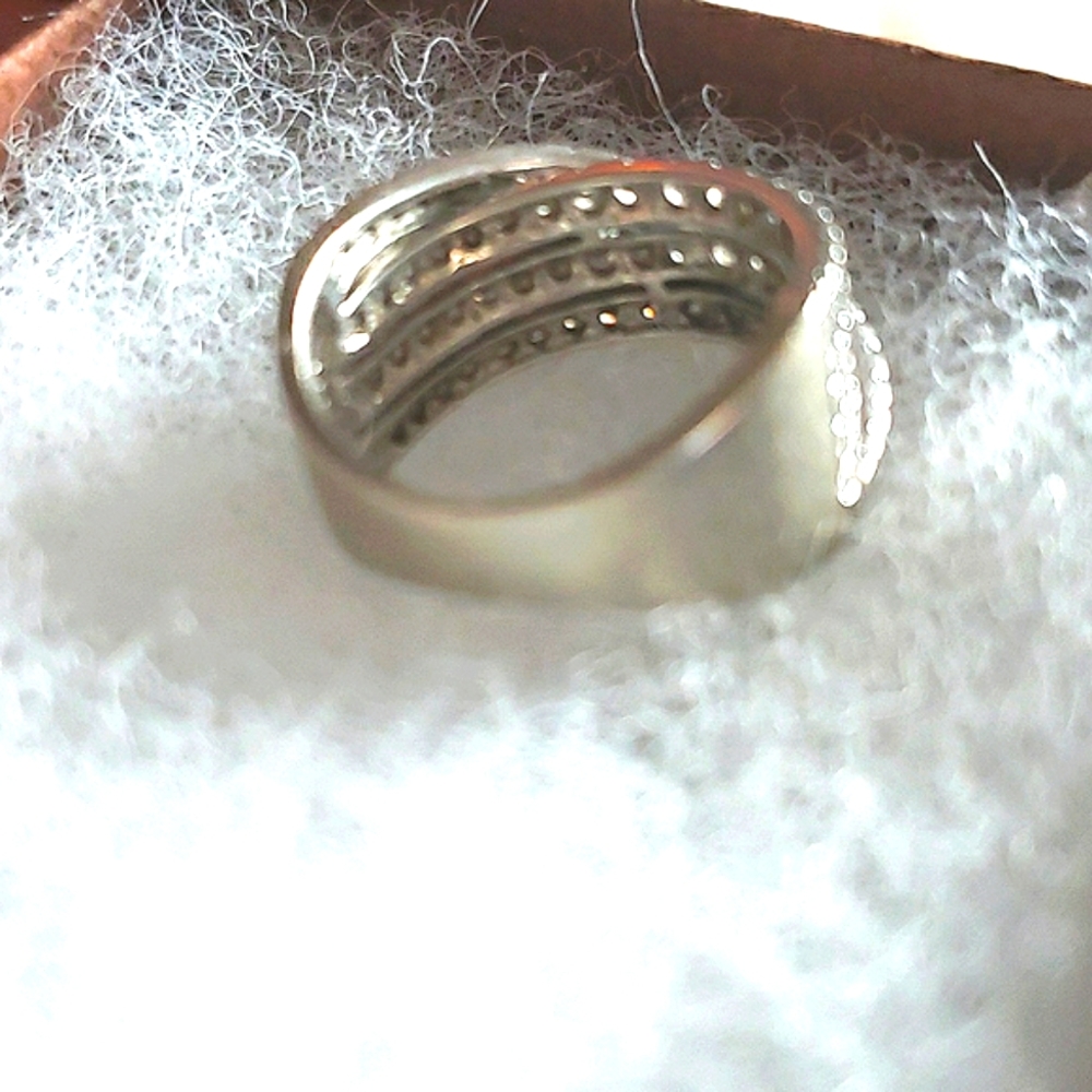 White GOLD 10K 77 DIAMONDS RING - Picture 8 of 8
